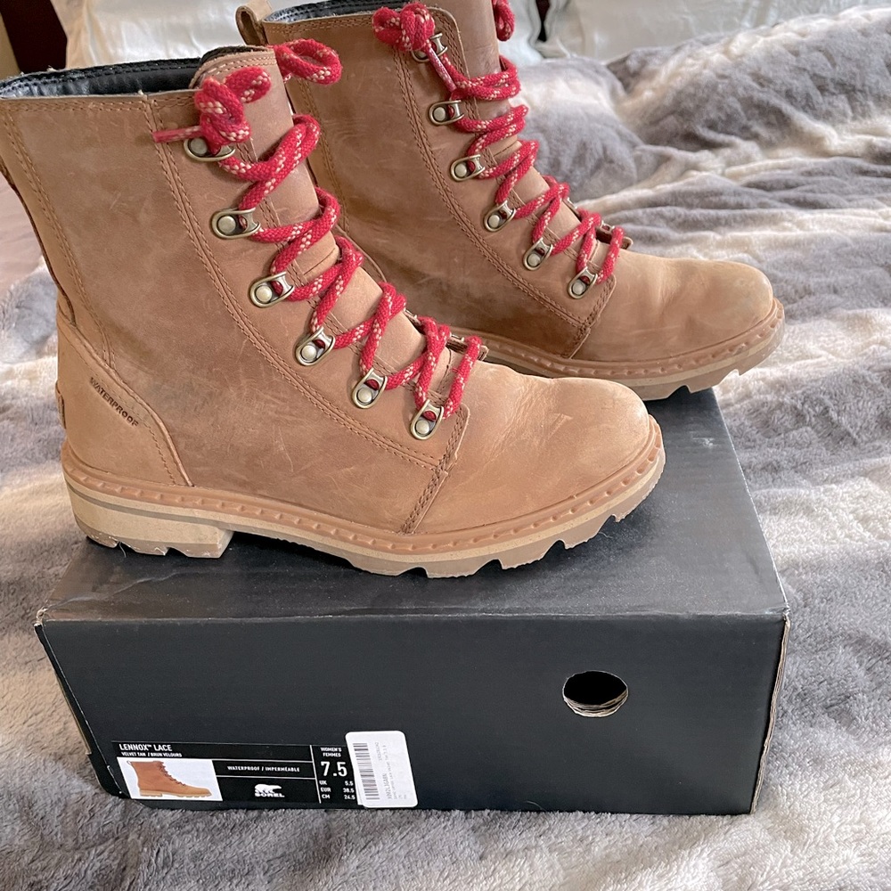 Sorel Lennox Lace Tan Size 7.5